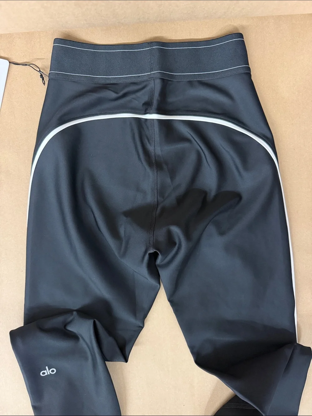 Alo Yoga Airlift High-Waist Suit Up Legging